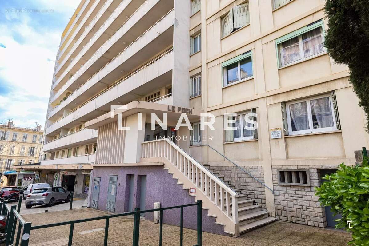 Appartement à MARSEILLE-4E