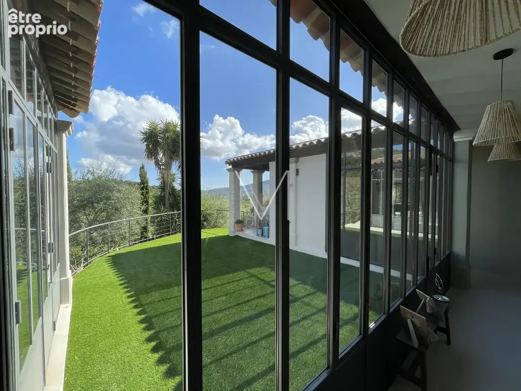 Belle propriété - position dominante - vue dégagée - au calme - proche du centre - photo 15