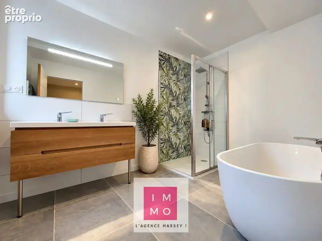Caractère, charme & esprit contemporain — une demeure de 180 m² à la rénovation très récente, proche des commodités - photo 17