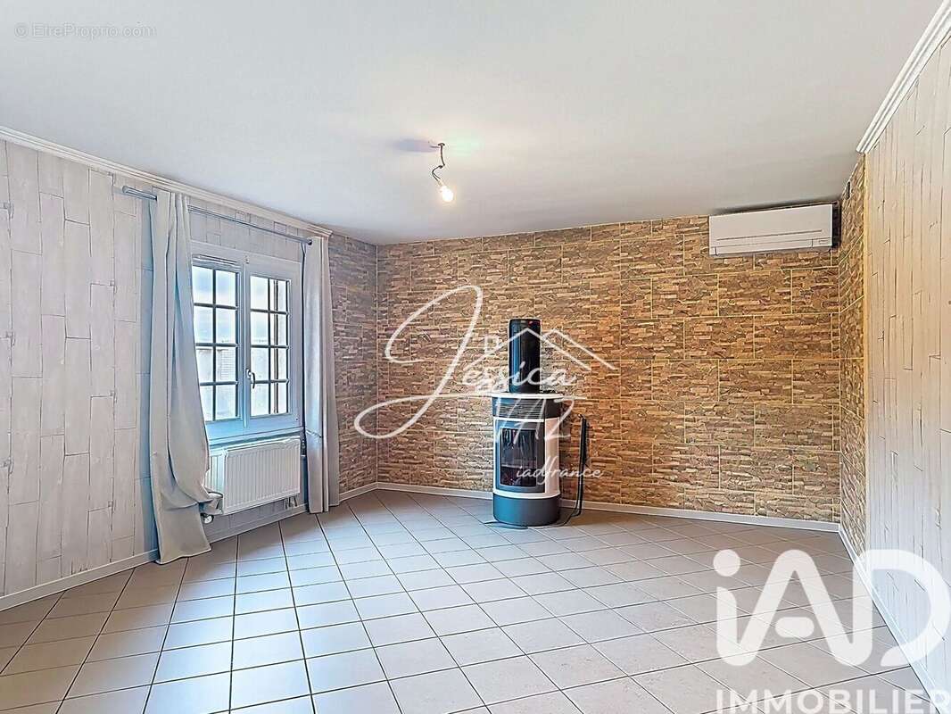 Photo 3 - Maison à LE PLESSIS-BELLEVILLE