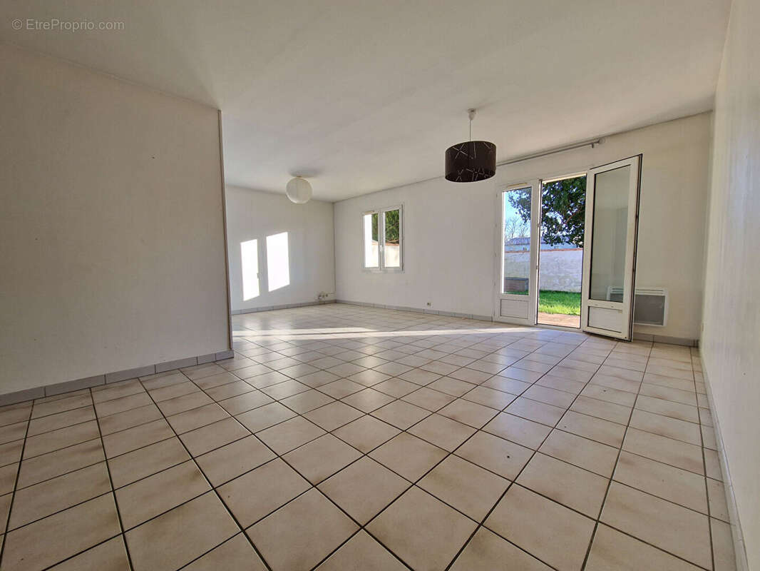 Maison à SALLES-SUR-MER