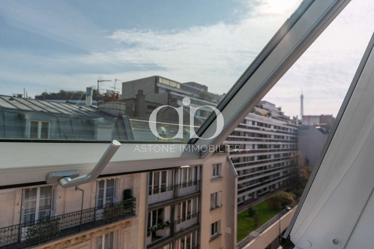 Appartement à PARIS-16E