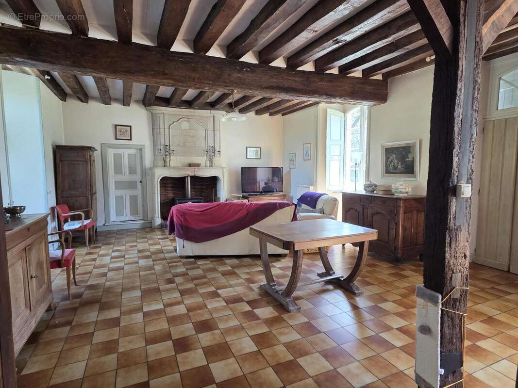 Maison à AZE