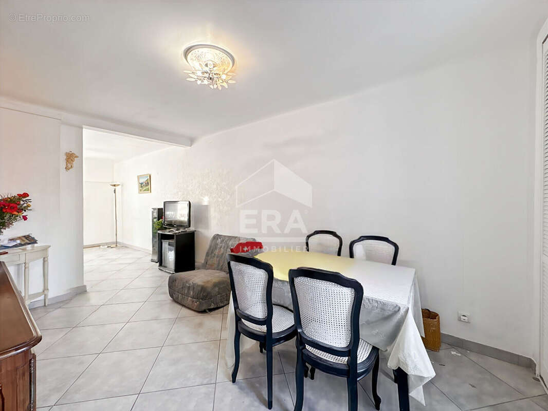 Appartement à MARSEILLE-4E