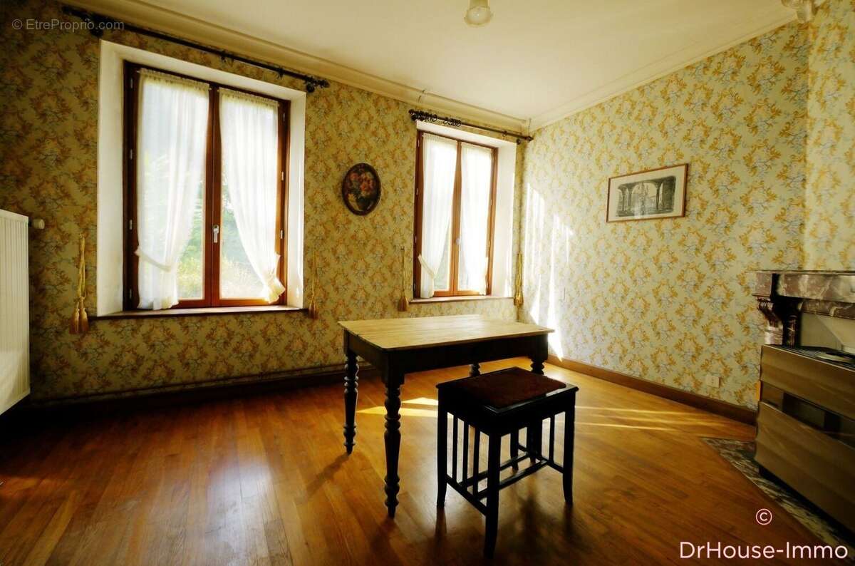 Maison 180 m² à Pougy  - photo 7