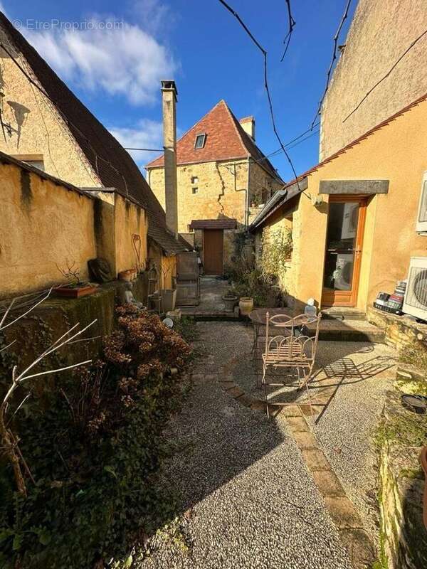 EXCLUSIVITE LABEL PIERRES. L'Élégance Discrète d'une Maison de Village, avec tous commerces - photo 15
