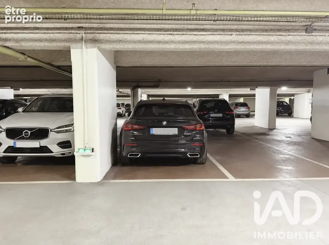 Photo 1 - Parking à PARIS-3E