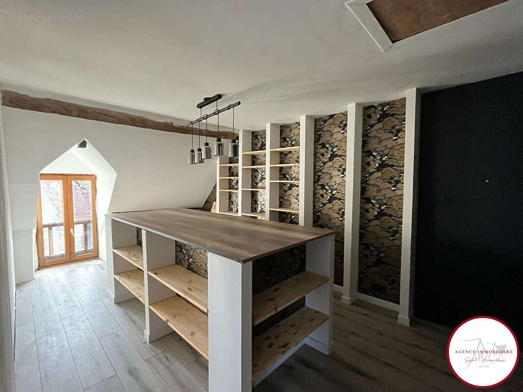 Maison à BESSAIS-LE-FROMENTAL