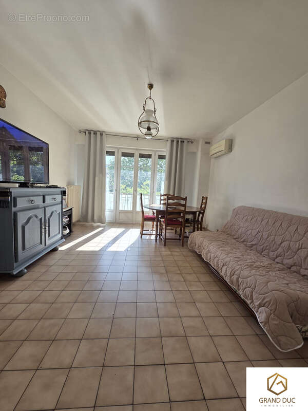Appartement à MARSEILLE-3E