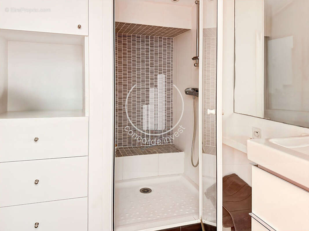 Appartement à PARIS-20E