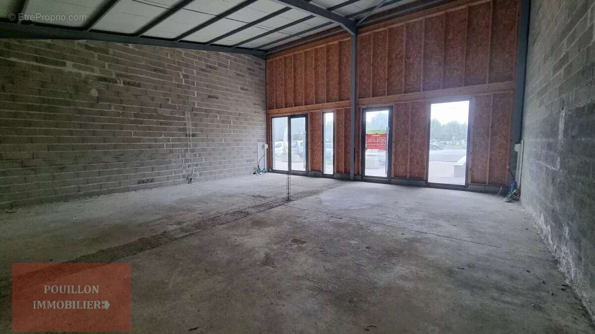 Commerce à POUILLON