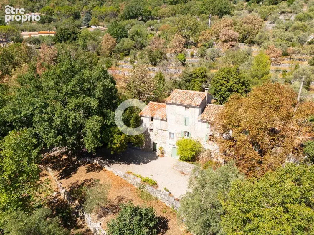 Bastide/mas en pierres authentique renové - calme absolu - terrain / oliviers - photo 4