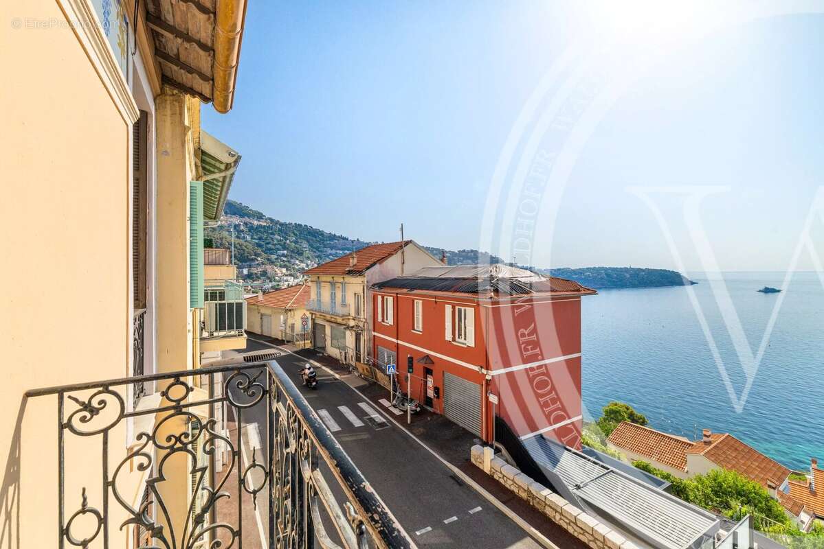 Roquebrune-Cap-Martin - Appartement rare au dernier étage avec vue sur la mer, à quelques minutes de Monaco - photo 2