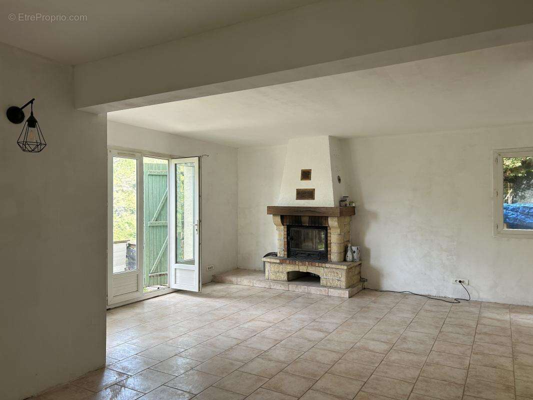 Maison à TOURRETTE-LEVENS