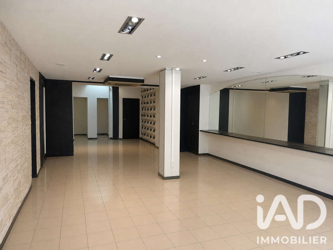 Commerce 74 m² à Montbeliard  - photo 2
