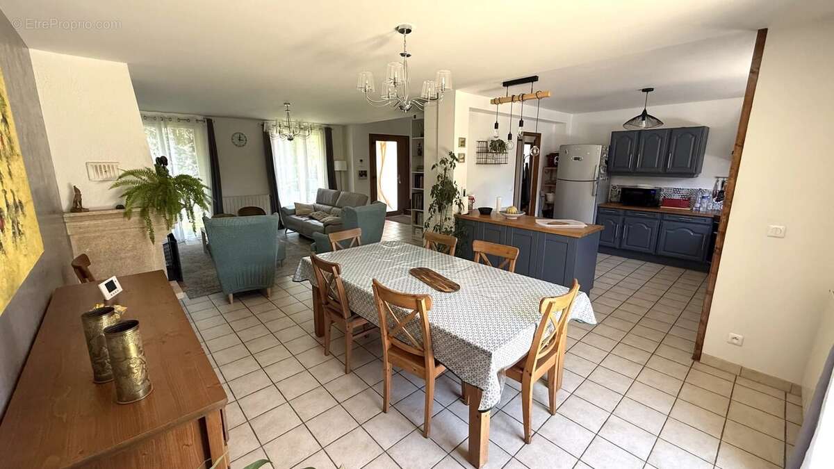 Maison à BOUFFEMONT