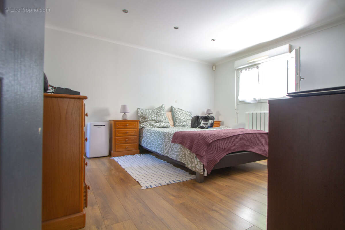 Maison à VILLENEUVE-LE-ROI