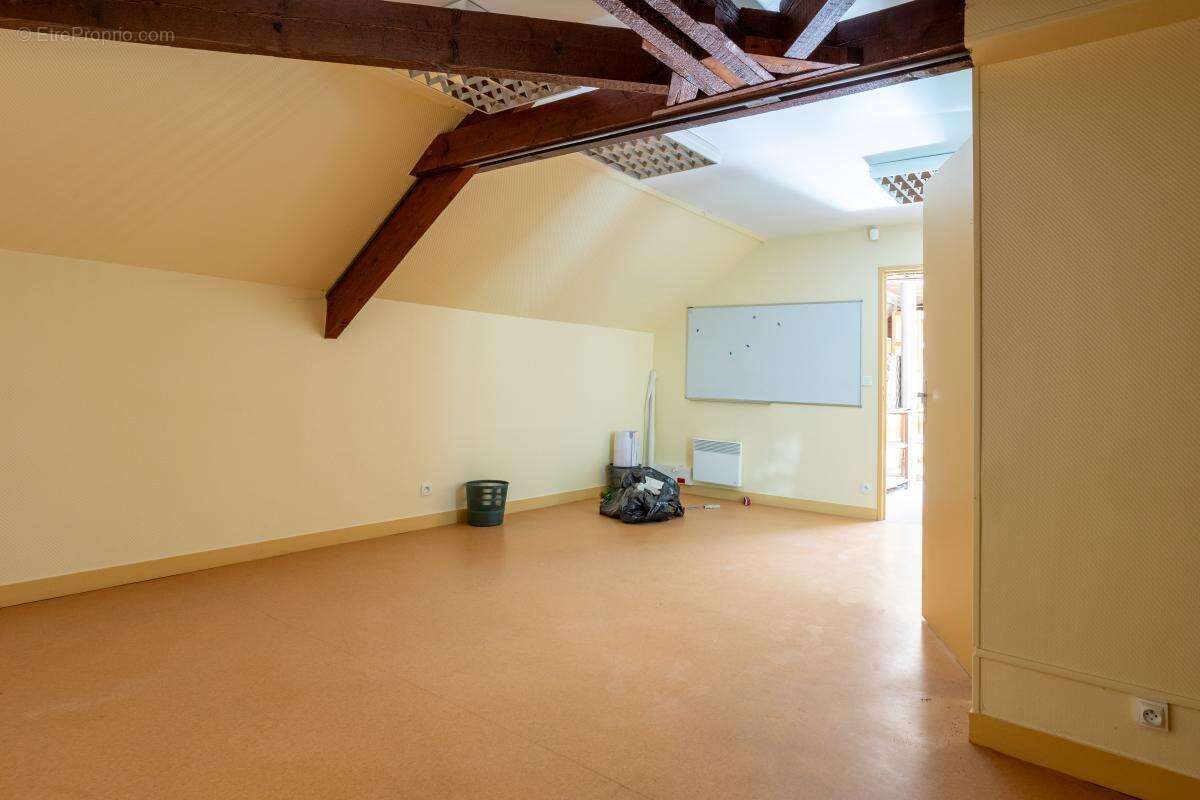 Immeuble de bureau - 486 m² - Bayeux (14) - photo 3