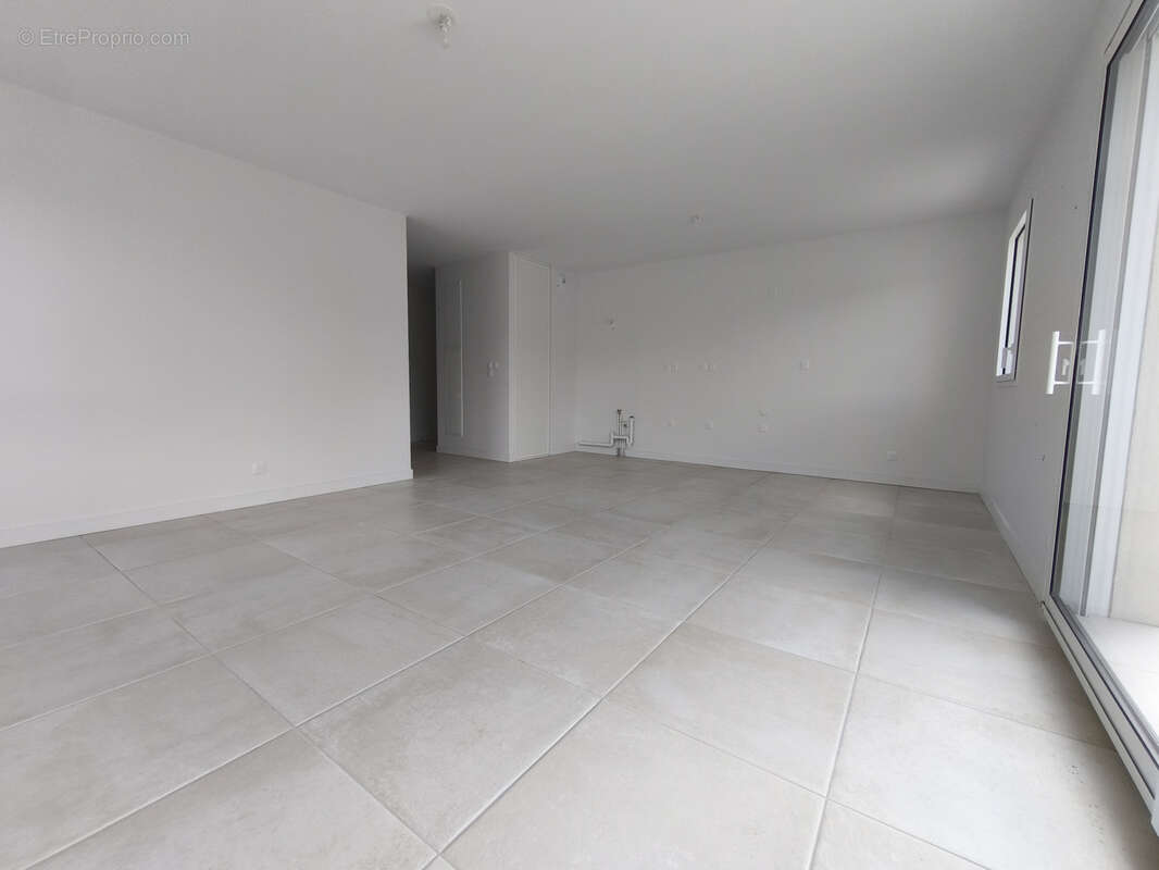 Appartement à PUSIGNAN