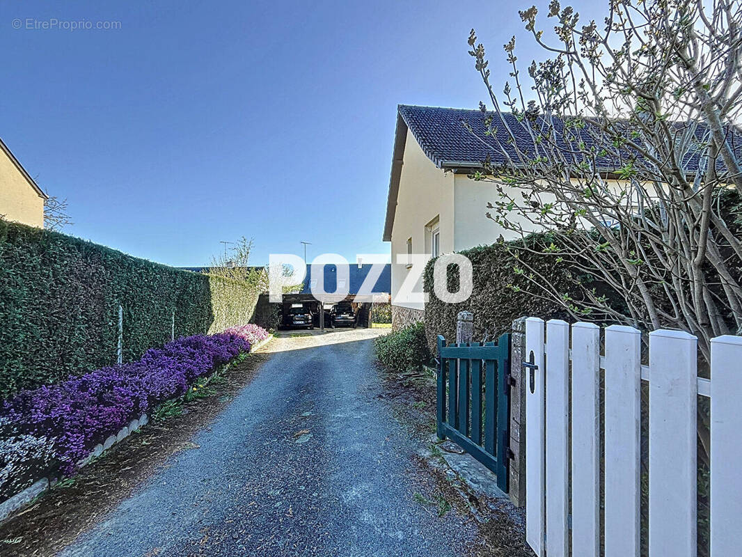 Maison à SAINT-HILAIRE-DU-HARCOUET