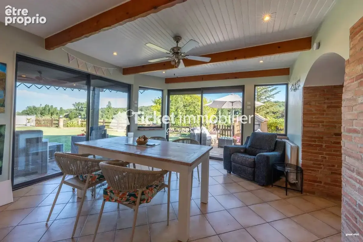 THIL - Maison T5 de 226m2 avec piscine, terrain de 9000m2 et dépendance à rénover - photo 6