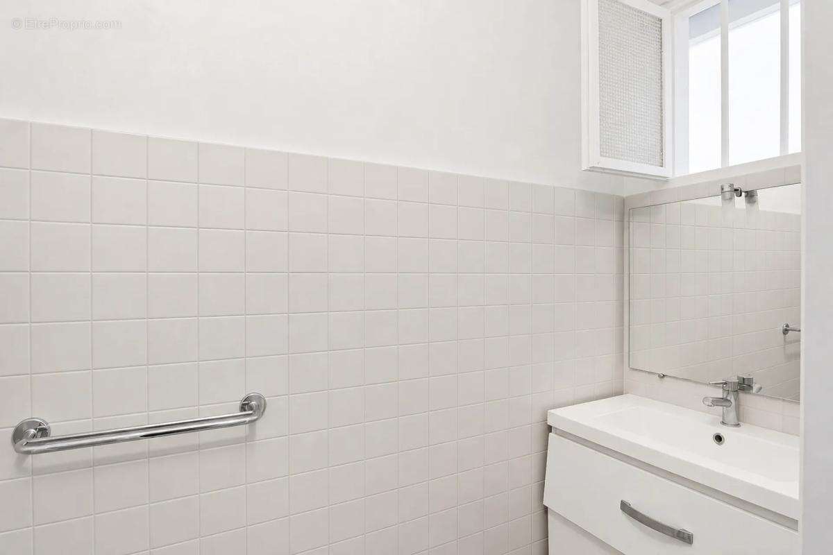 Appartement T3 RDC de 60 m² à Marguerittes - photo 8