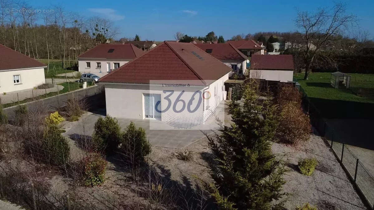 Maison récente de plain-pied avec terrasse   À proximité de la voie verte et des commodités - photo 2