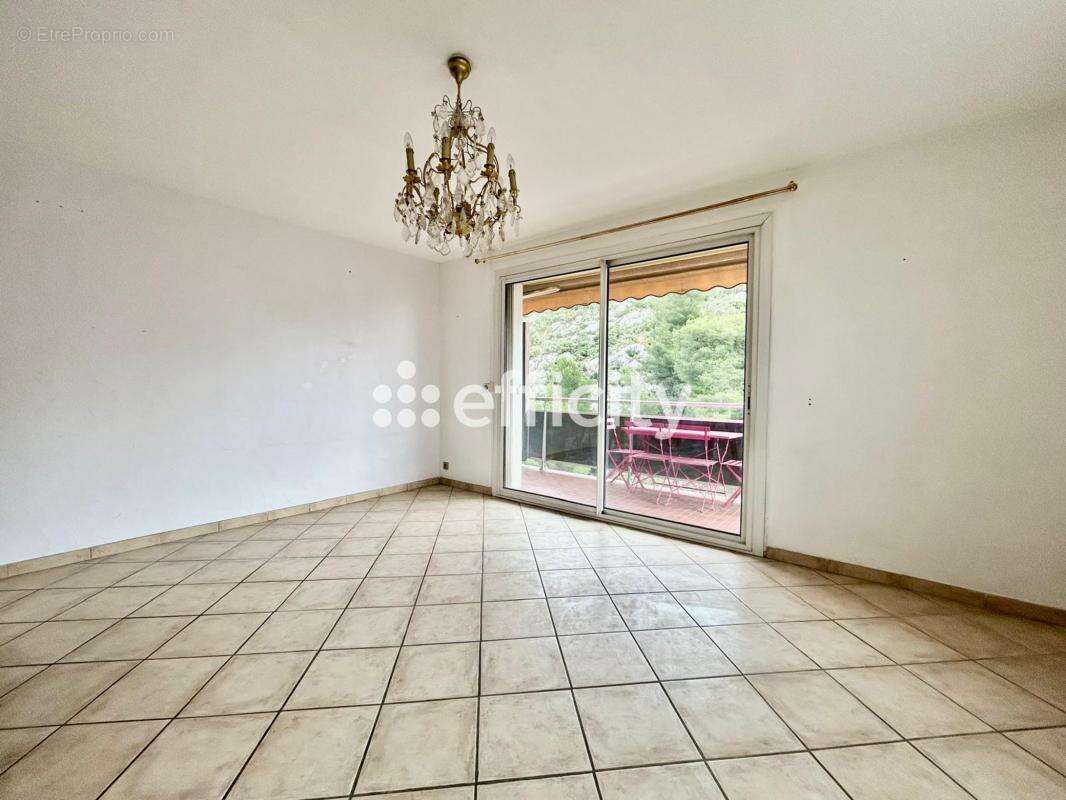 Appartement à MARSEILLE-10E