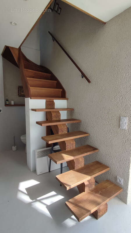 Maison à MONTAIGU-DE-QUERCY