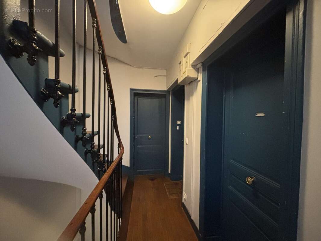 2P paris roquette porte entrée - Appartement à PARIS-11E