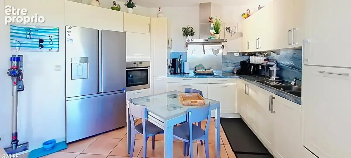 Splendide villa de 140m² avec double garages/piscine/ vue dégagée sur 1161m² de terrain - photo 7