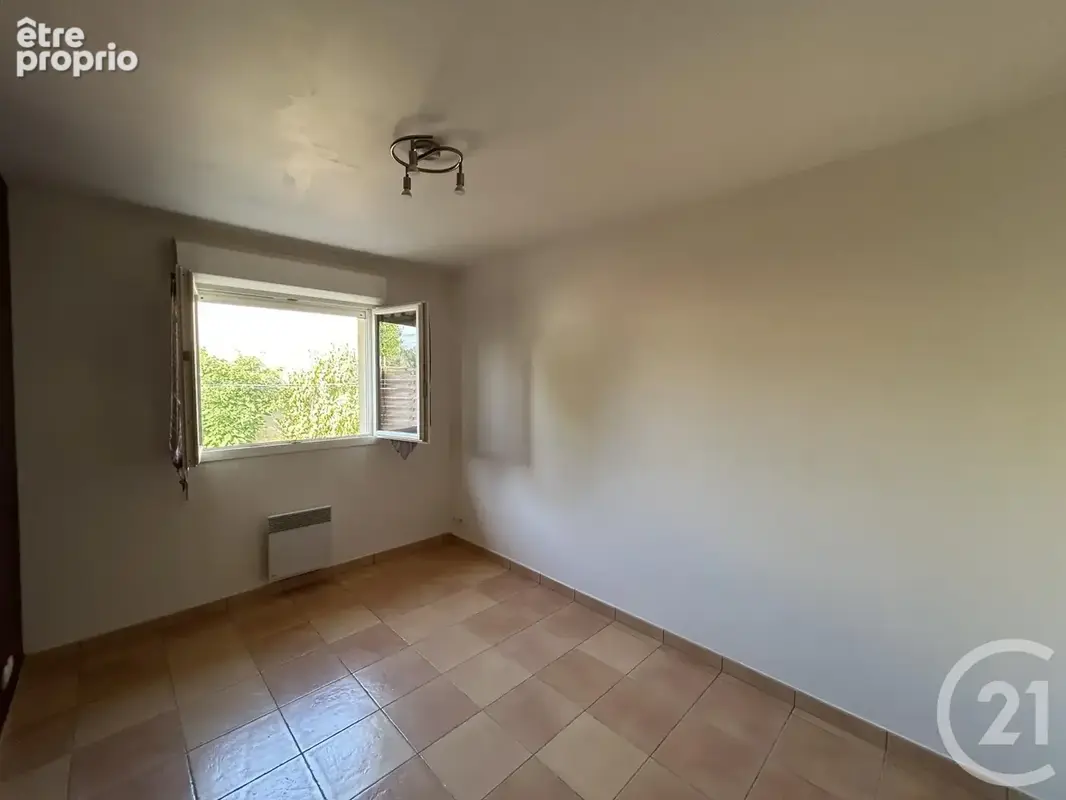 Maison 89 m² à Coutras  - photo 6