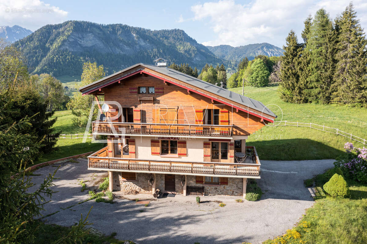 Maison à NOTRE-DAME-DE-BELLECOMBE
