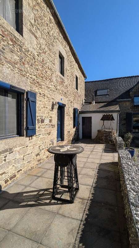 Maison à NOYAL-PONTIVY