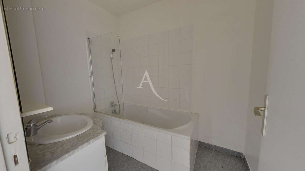 Appartement à SAINT-MAUR-DES-FOSSES