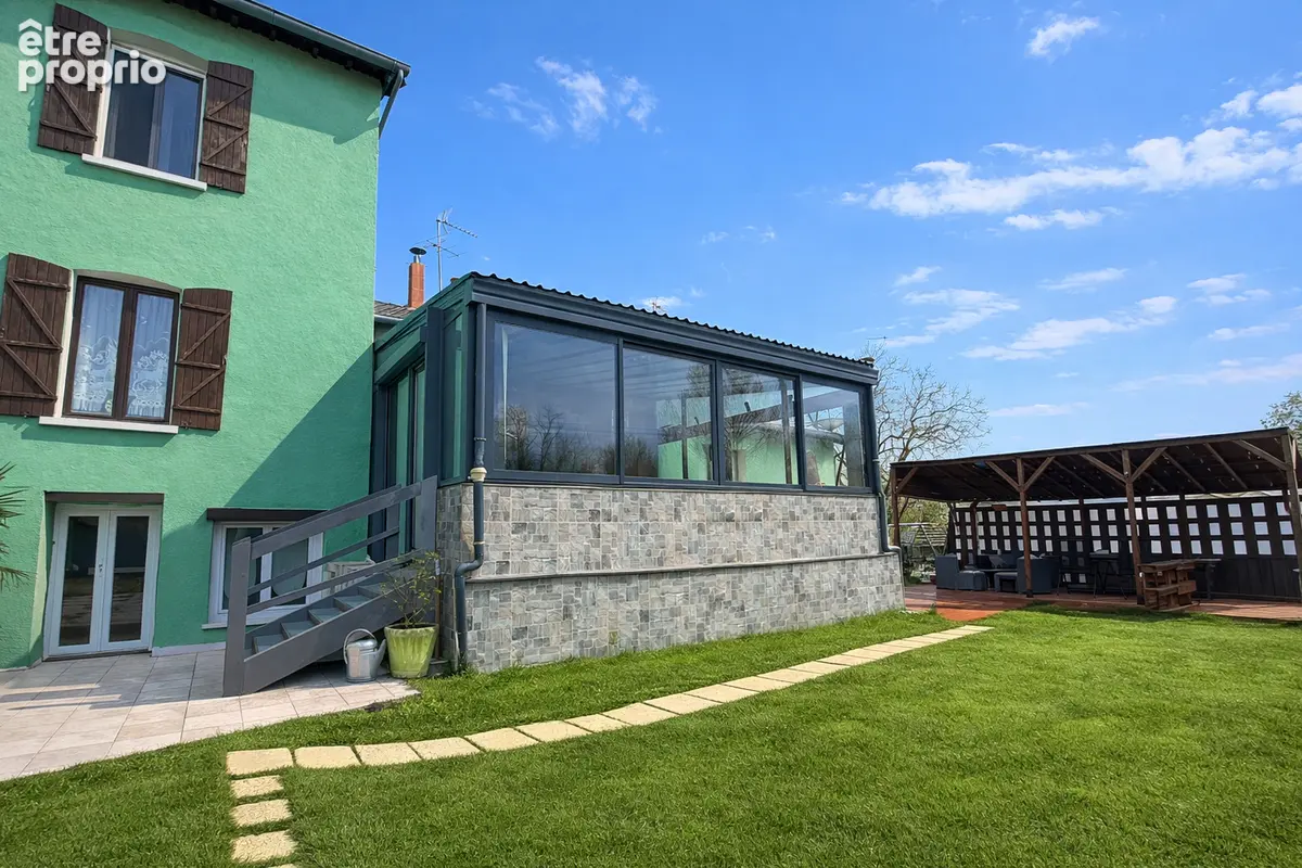 Maison familiale avec véranda, piscine et dépendances / Saint-Yorre - photo 3