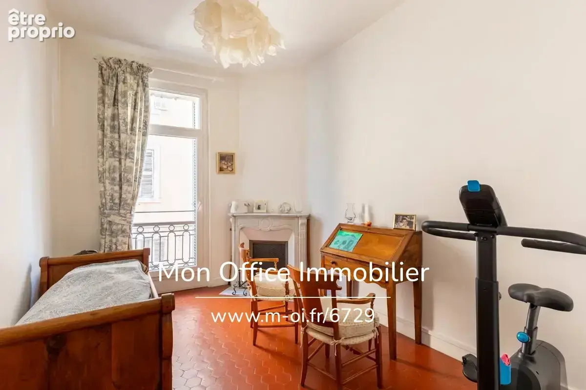 Référence : 6729-AFO - Appartement 7 pièces avec balcon dans le 6eme arrondissement - photo 12