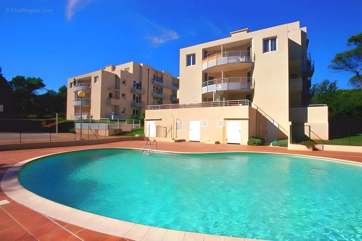 Appartement à VALBONNE