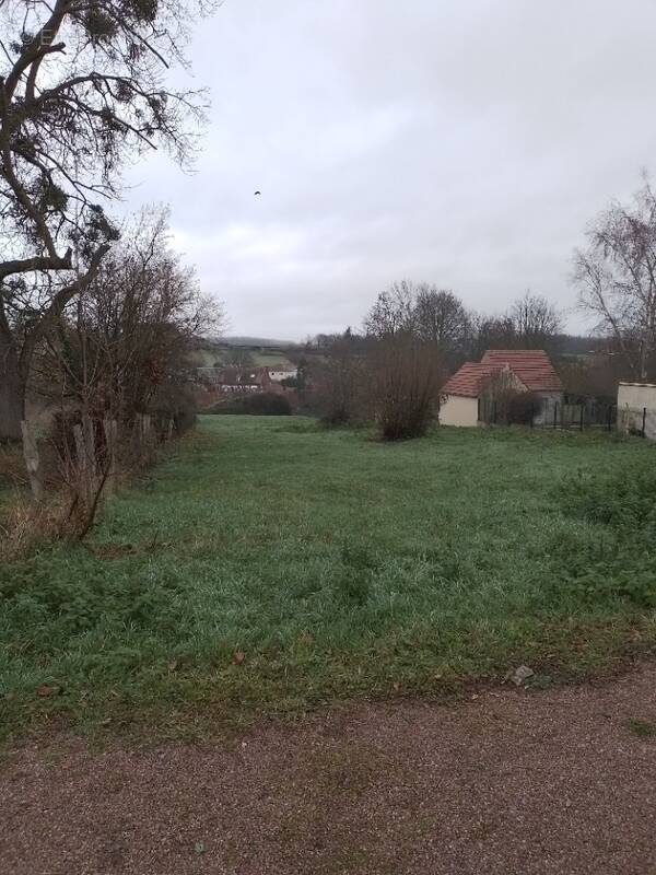 Terrain à ATTICHY