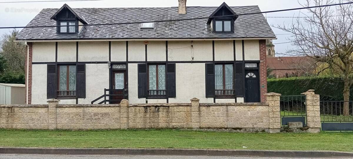 Maison à MIRAUMONT