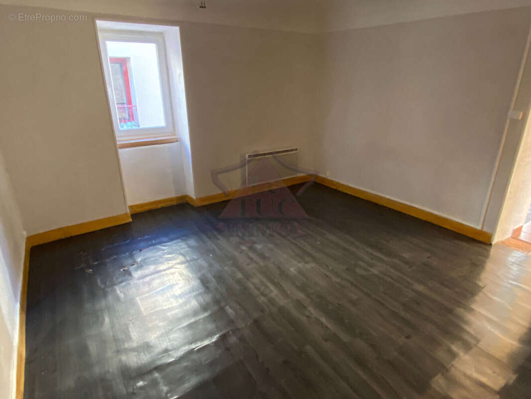 Maison à SAINT-VICTOR-DE-MALCAP