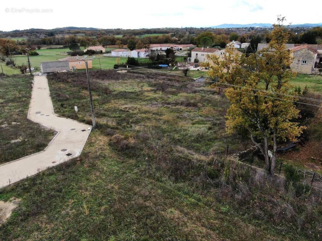 Terrain à ROUSSON