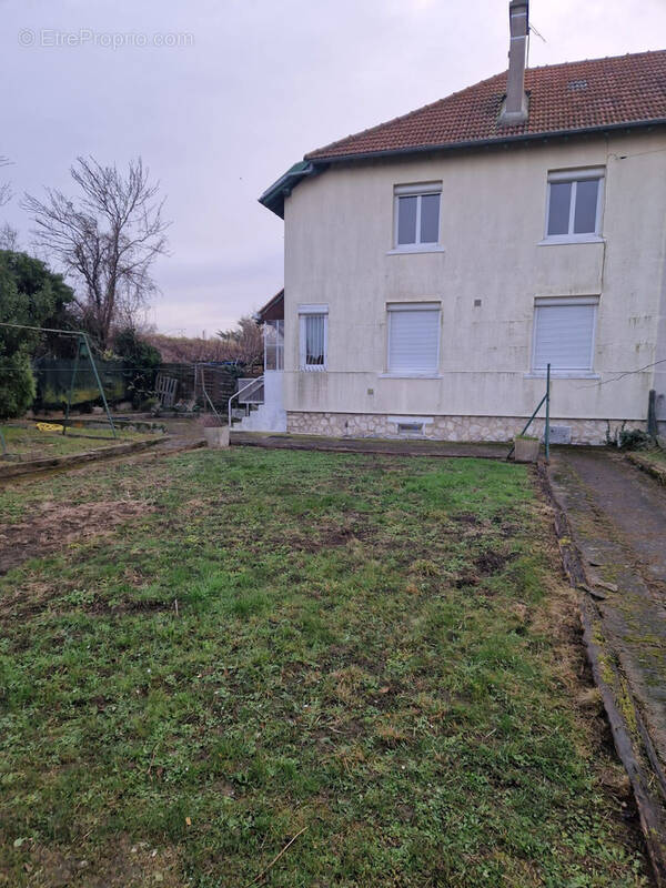 Maison à MONTEREAU-FAULT-YONNE
