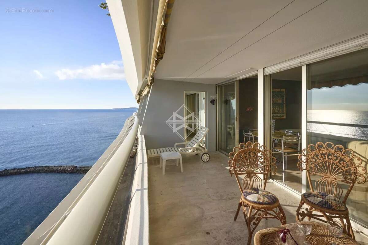 Appartement à VILLENEUVE-LOUBET