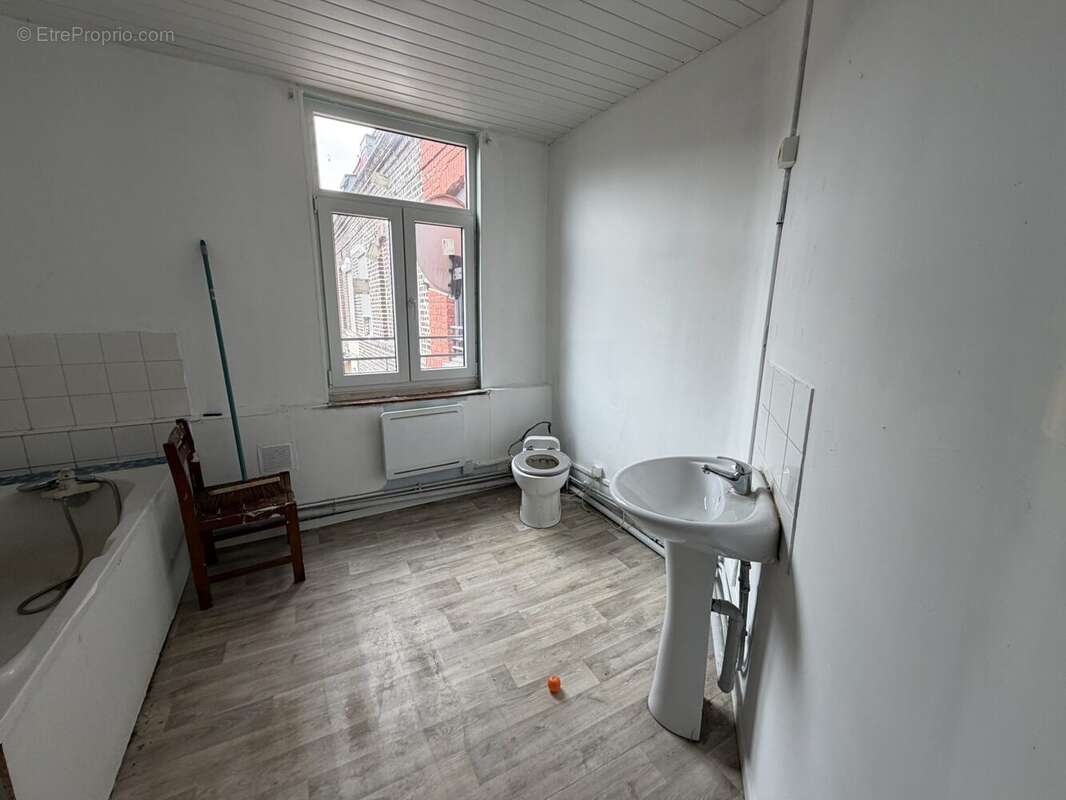 Maison 67 m² à Roubaix  - photo 3