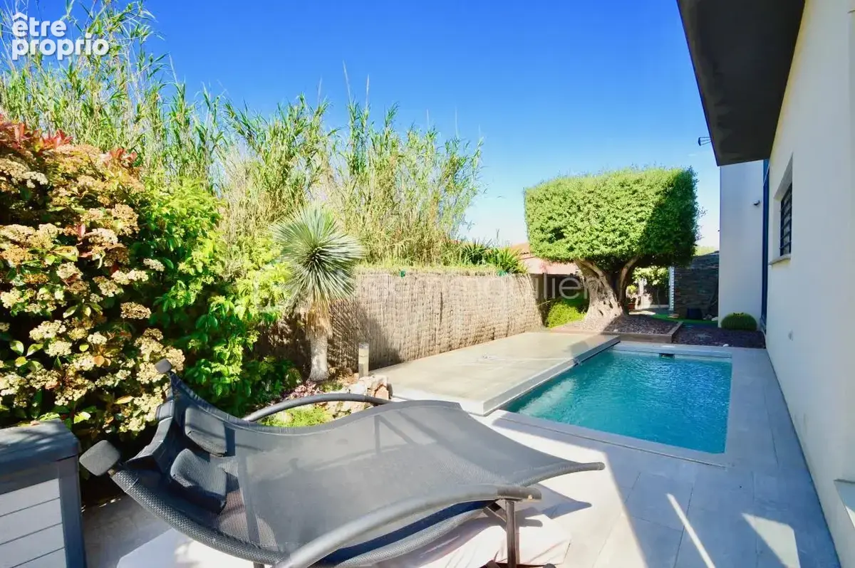 Villa avec garage, terrasse et piscine - photo 19
