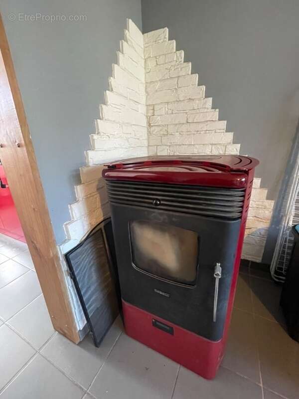 Maison à MONTAIGUT-LE-BLANC