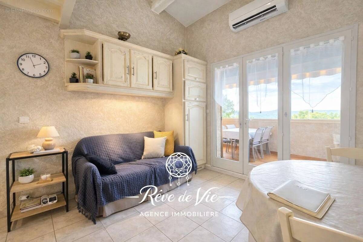 Appartement à BORMES-LES-MIMOSAS