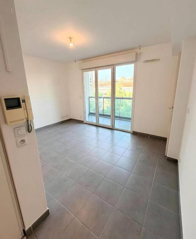   - Appartement à CAGNES-SUR-MER