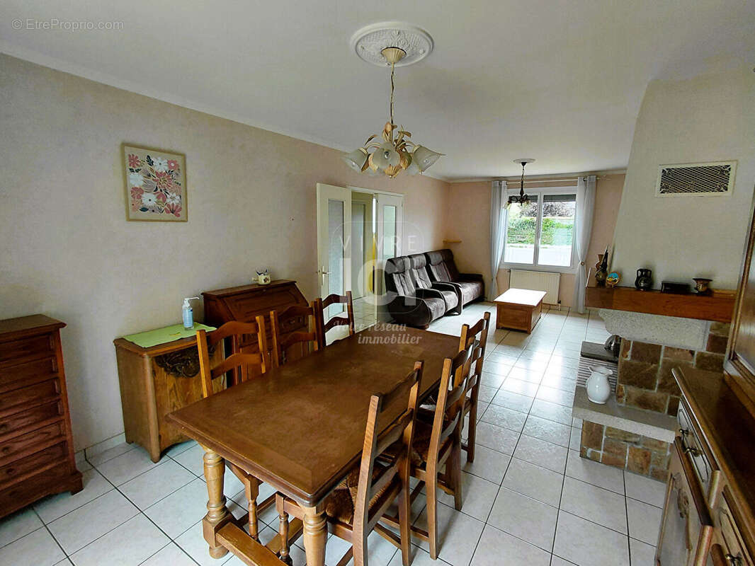 Maison à SAINTE-LUCE-SUR-LOIRE